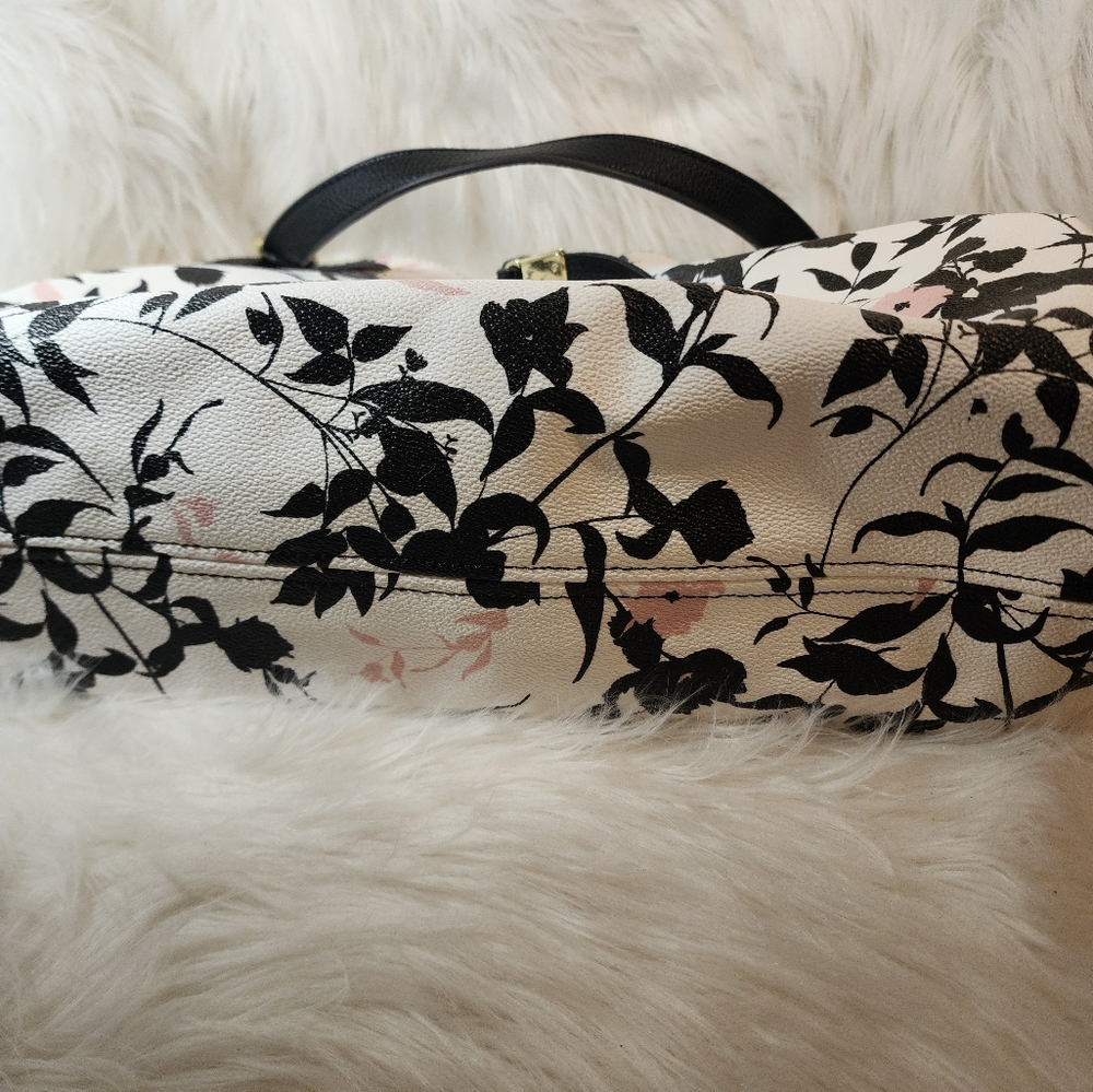 Liz Claiborne Large 3 Compartment Spring Shoulder Bag - Picture 6 of 9